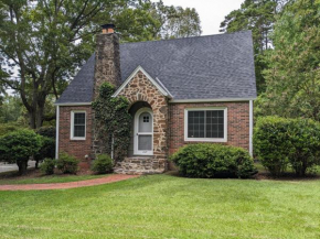 Duke Forest Gem! 3br, Sleeps 7